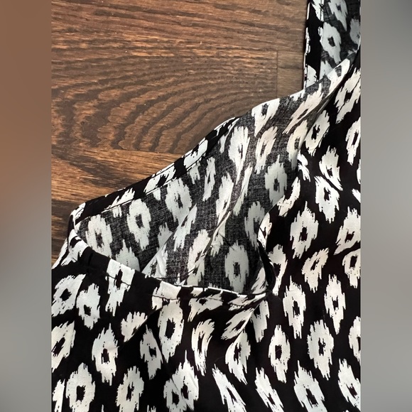 Old Navy tank black and white size L - Picture 6 of 7